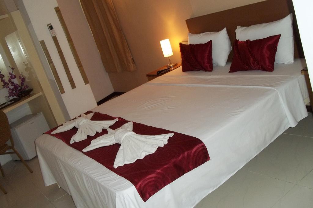 Hypertek Hotel 格兰贝伊 外观 照片