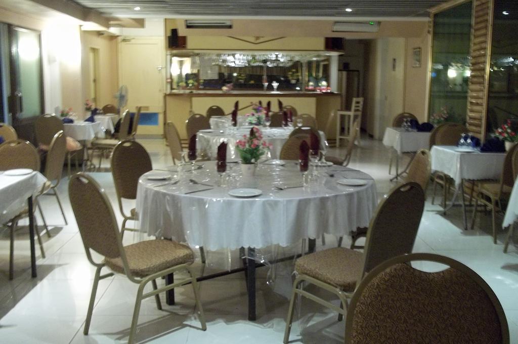 Hypertek Hotel 格兰贝伊 外观 照片