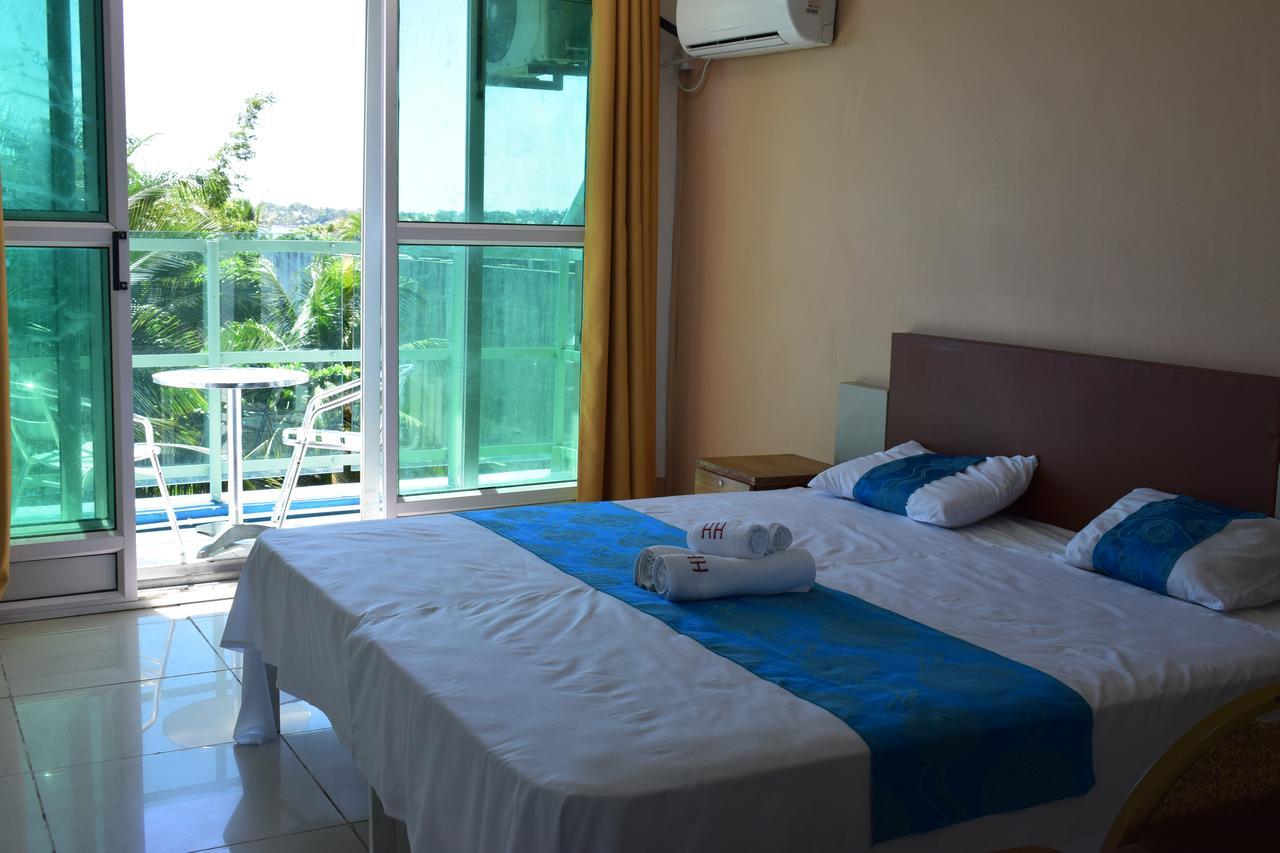 Hypertek Hotel 格兰贝伊 外观 照片