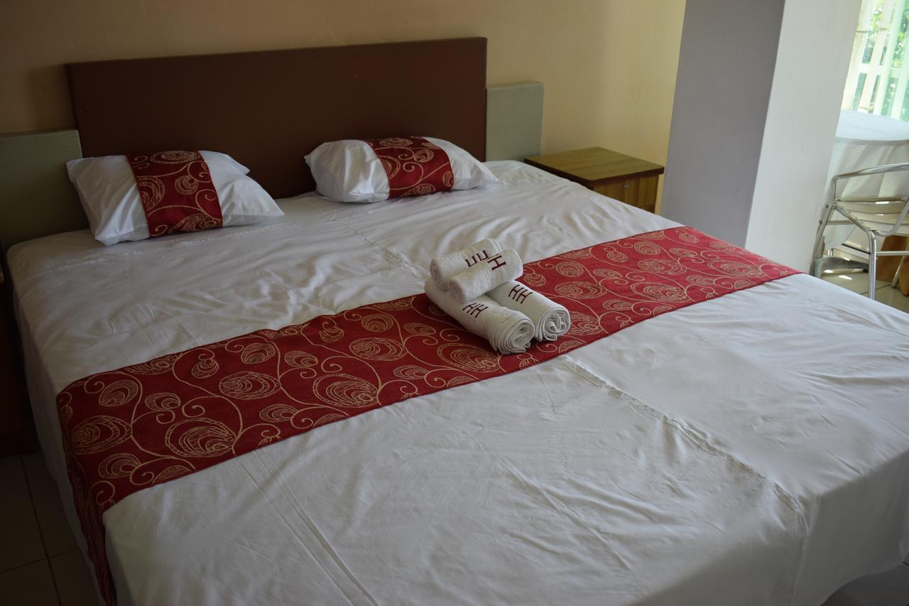 Hypertek Hotel 格兰贝伊 外观 照片